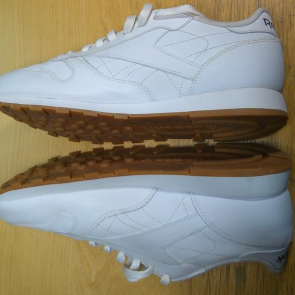 Reebok - Picture 1 of 5